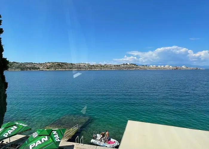 Eva לינה וארוחת בוקר 3*