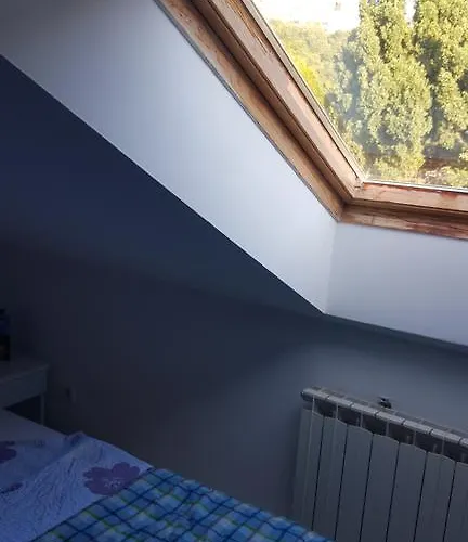 לינה וארוחת בוקר Eva