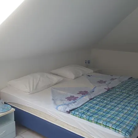 Bed & Breakfast Bed&breakfast Eva Omisalj